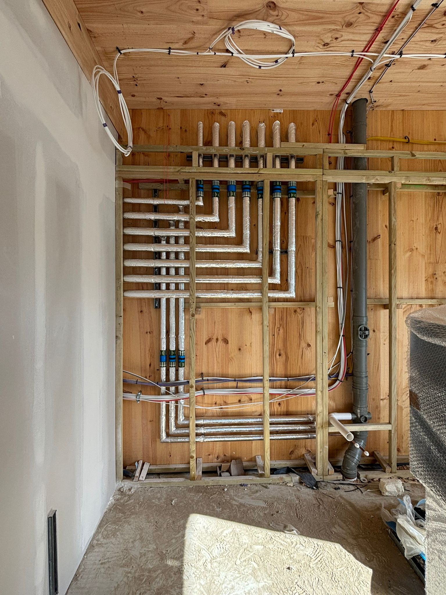 Industrial pipe insulation project in Kent